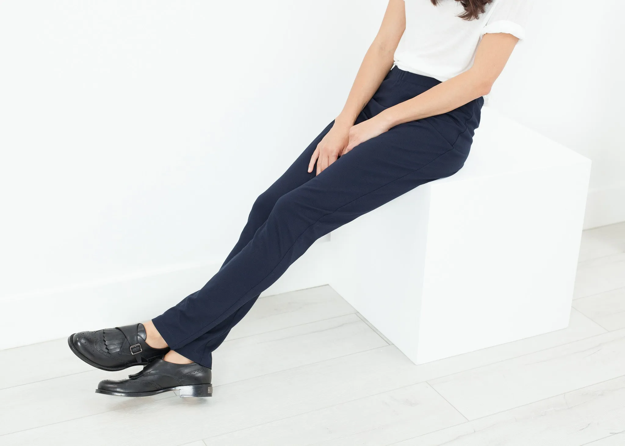 Easy Slim Pant in Navy