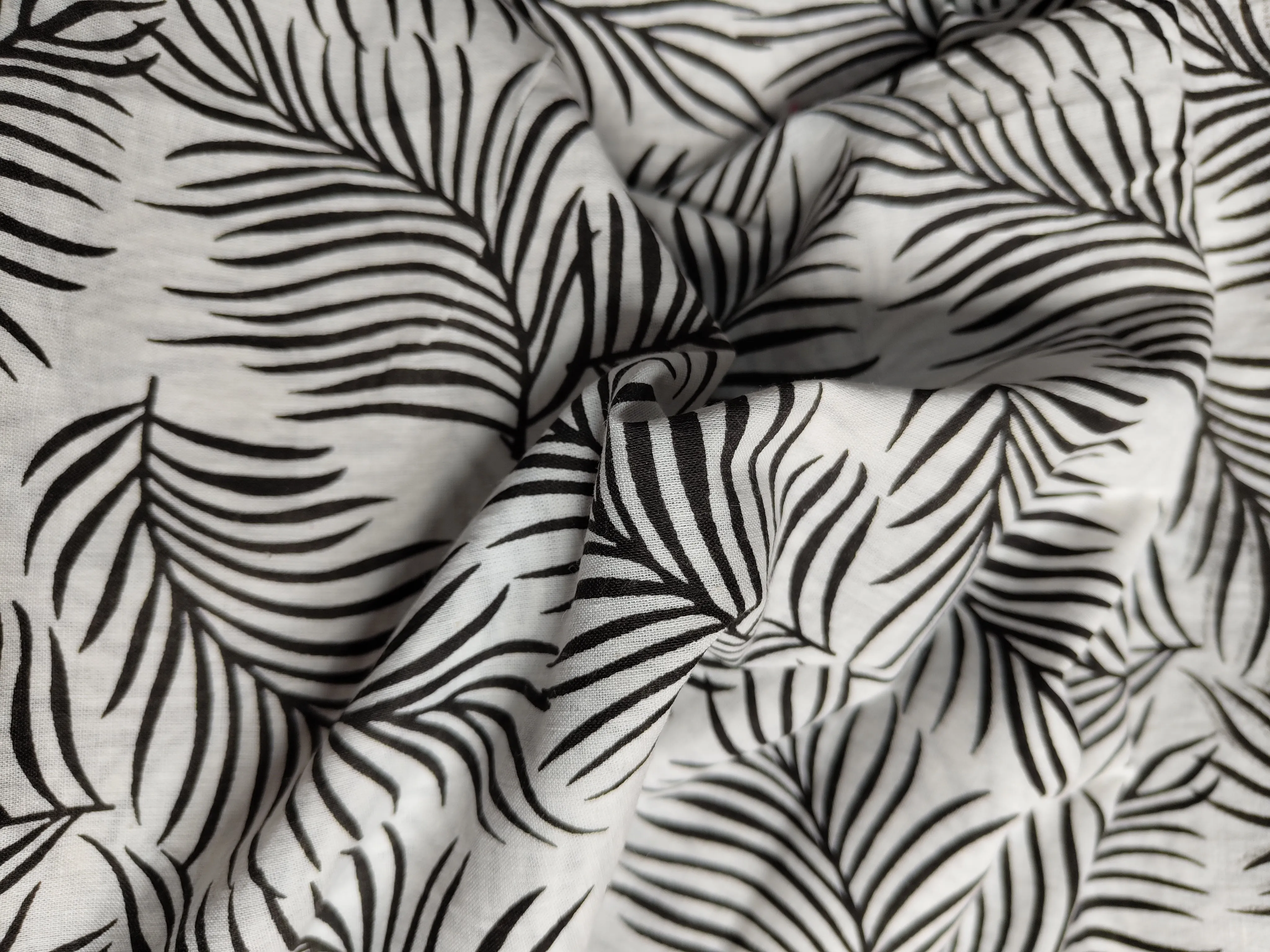 Ferns cotton cambric width 44 inches Fabric per meter